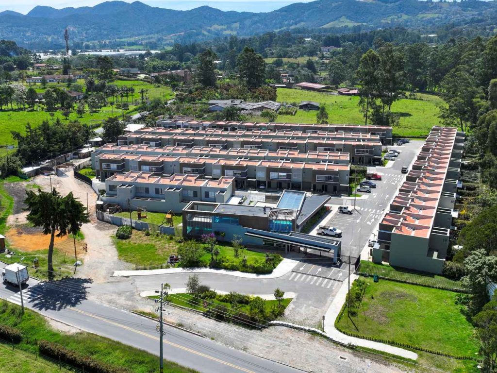 vista-area-proyecto-antigua-casas, comprar vivienda en Colombia