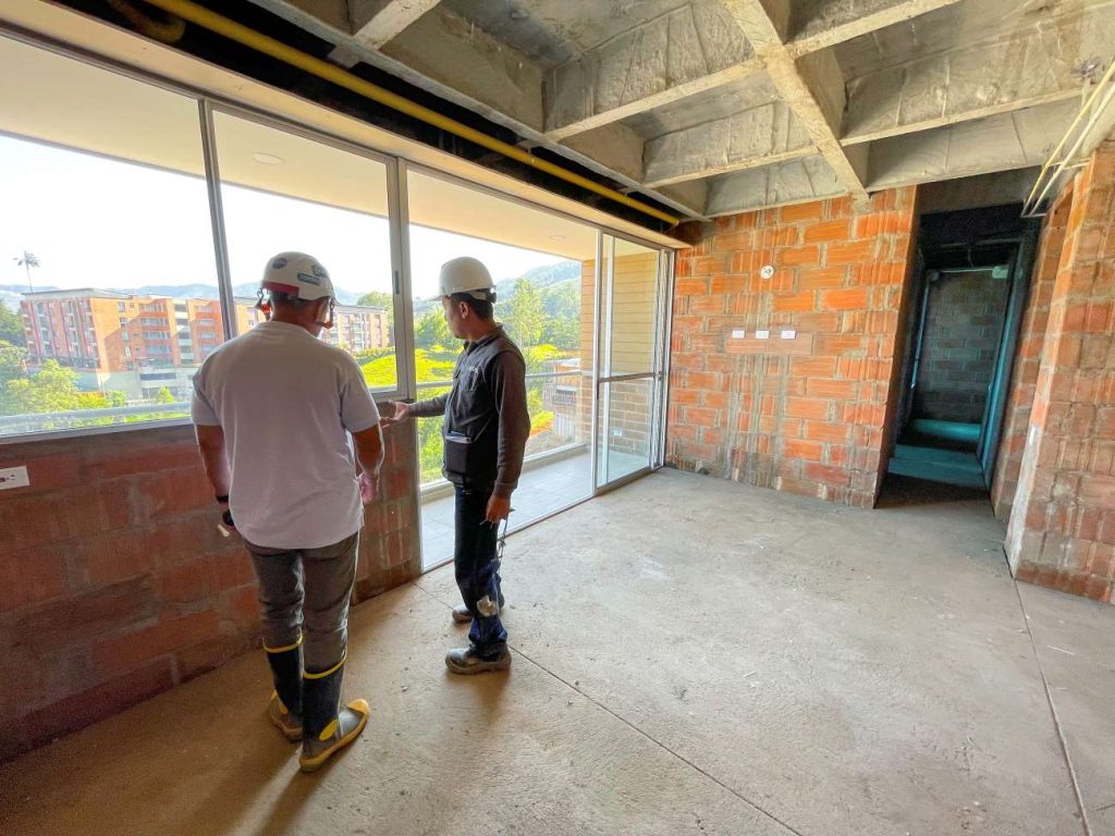 Construcción tradicional vs vaciado, vivienda, sistema aporticado o tradicional, Lórient