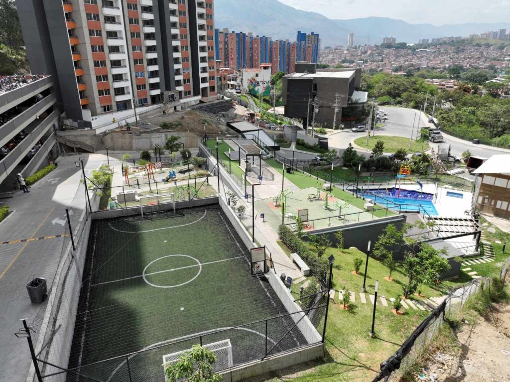 edificios, ciudadela,apartamentos, zonas comunes, viviendas, piscina, foto aérea, vivienda VIS, Vivienda No VIS