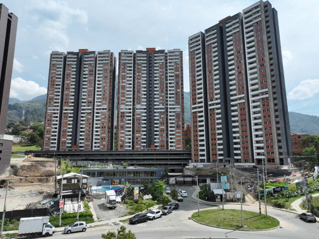 edificios, ciudadela,apartamentos, zonas comunes, viviendas, piscina, foto aérea, vivienda VIS, Vivienda No VIS